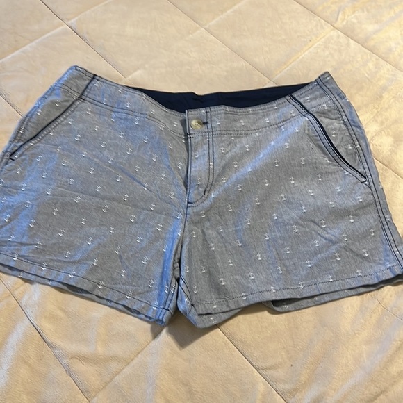 Columbia Shorts with Anchor Print - Picture 2 of 9